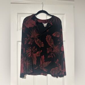 Ronni Nicole Black and Red Leaf Print Button-Up Blouse